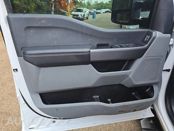 2026 Ford Super Duty F-250 XL Crew Cab Medium Bed - miniatura 9