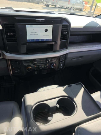 2026 Ford Super Duty F-250 XL Crew Cab Medium Bed - miniatura 7