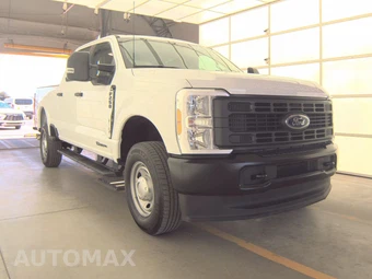 2026 Ford Super Duty F-250 XL Crew Cab Medium Bed - miniatura 3
