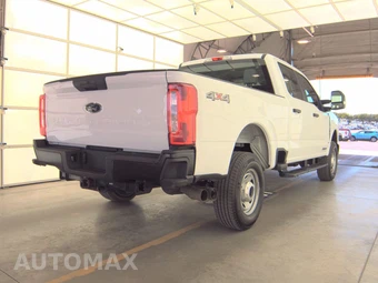 2026 Ford Super Duty F-250 XL Crew Cab Medium Bed - miniatura 4