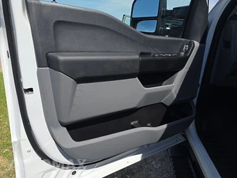 2026 Ford Super Duty F-250 XL Crew Cab Medium Bed - miniatura 9
