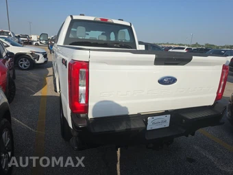 2026 Ford Super Duty F-250 XL Crew Cab Medium Bed - miniatura 5