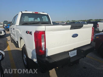 2026 Ford Super Duty F-250 XL Crew Cab Medium Bed - miniatura 6