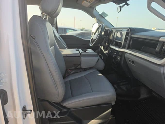 2026 Ford Super Duty F-250 XL Crew Cab Medium Bed - miniatura 8