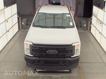 2026 Ford Super Duty F-250 XL Crew Cab Medium Bed - miniatura 2