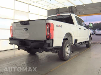 2026 Ford Super Duty F-250 XL Crew Cab Medium Bed - miniatura 4