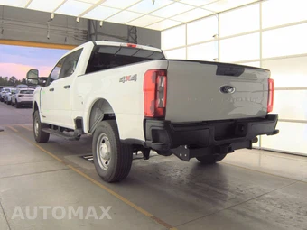 2026 Ford Super Duty F-250 XL Crew Cab Medium Bed - miniatura 6