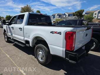 2026 Ford Super Duty F-250 XL Crew Cab Medium Bed - miniatura 2