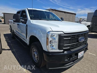 2026 Ford Super Duty F-250 XL Crew Cab Medium Bed - miniatura 4
