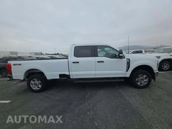 2026 Ford Super Duty F-250 XLT Crew Cab Long Bed - miniatura 4