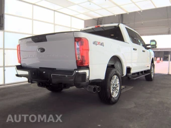 2026 Ford Super Duty F-250 XLT Crew Cab Medium Bed - miniatura 4