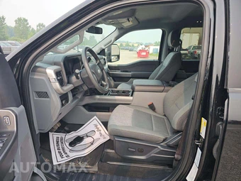 2026 Ford Super Duty F-250 XLT Crew Cab Medium Bed - miniatura 3