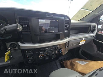 2026 Ford Super Duty F-350 Cab Chassis XL Regular Cab DRW - miniatura 10