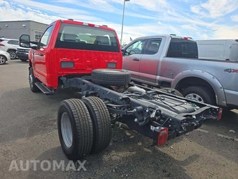 2026 Ford Super Duty F-350 Cab Chassis XL Regular Cab DRW - miniatura 2