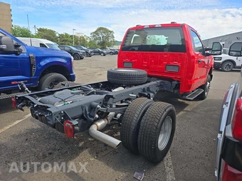 2026 Ford Super Duty F-350 Cab Chassis XL Regular Cab DRW - miniatura 3