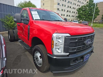 2026 Ford Super Duty F-350 Cab Chassis XL Regular Cab DRW - miniatura 4