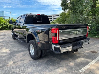 2026 Ford Super Duty F-350 King Ranch Crew Cab Long Bed DRW - miniatura 10