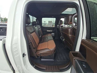 2026 Ford Super Duty F-350 King Ranch Crew Cab Long Bed DRW - miniatura 16