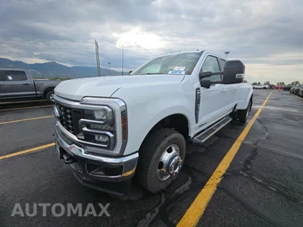 2026 Ford Super Duty F-350 Lariat Crew Cab Long Bed DRW