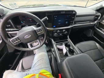 2026 Ford Super Duty F-350 Lariat Crew Cab Long Bed DRW - miniatura 10