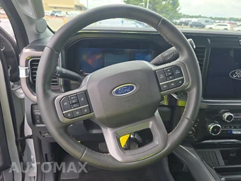 2026 Ford Super Duty F-350 Lariat Crew Cab Long Bed DRW - miniatura 10