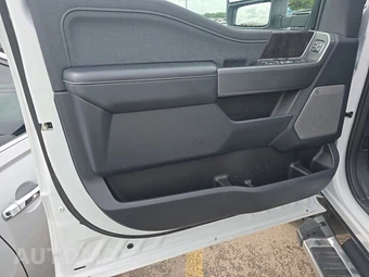 2026 Ford Super Duty F-350 Lariat Crew Cab Long Bed DRW - miniatura 9