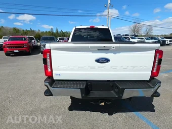 2026 Ford Super Duty F-350 Lariat Crew Cab Medium Bed - miniatura 4