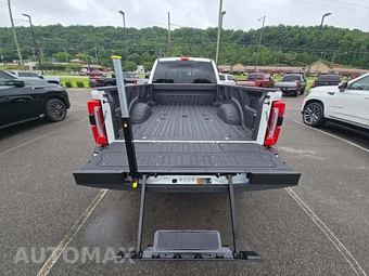 2026 Ford Super Duty F-350 Platinum Crew Cab Long Bed DRW - miniatura 11