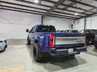 2026 Ford Super Duty F-350 Platinum Crew Cab Long Bed DRW - miniatura 2