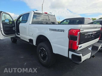 2026 Ford Super Duty F-350 Platinum Crew Cab Medium Bed - miniatura 2