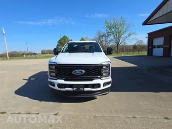 2026 Ford Super Duty F-350 XL Crew Cab Medium Bed - miniatura 2