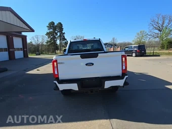 2026 Ford Super Duty F-350 XL Crew Cab Medium Bed - miniatura 4