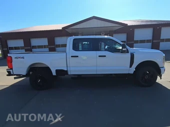2026 Ford Super Duty F-350 XL Crew Cab Medium Bed - miniatura 5