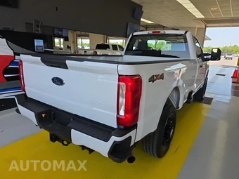 2026 Ford Super Duty F-350 XL Regular Cab Long Bed - miniatura 4