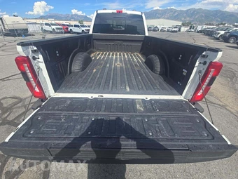 2026 Ford Super Duty F-450 King Ranch Crew Cab Long Bed DRW - miniatura 14