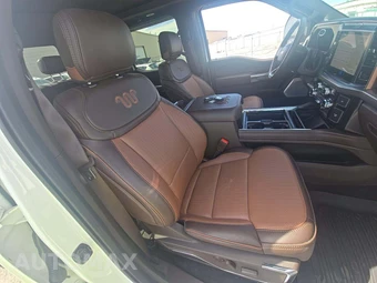 2026 Ford Super Duty F-450 King Ranch Crew Cab Long Bed DRW - miniatura 18