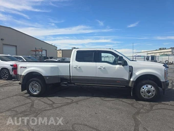 2026 Ford Super Duty F-450 King Ranch Crew Cab Long Bed DRW - miniatura 4