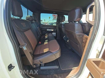 2026 Ford Super Duty F-450 King Ranch Crew Cab Long Bed DRW - miniatura 13
