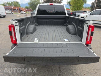 2026 Ford Super Duty F-450 King Ranch Crew Cab Long Bed DRW - miniatura 14