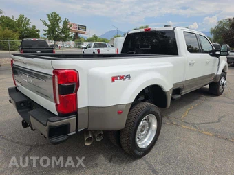 2026 Ford Super Duty F-450 King Ranch Crew Cab Long Bed DRW - miniatura 3
