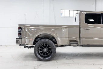2026 Ford Super Duty F-450 King Ranch Crew Cab Long Bed DRW - miniatura 10