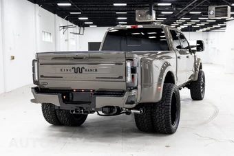 2026 Ford Super Duty F-450 King Ranch Crew Cab Long Bed DRW - miniatura 12
