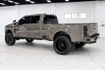 2026 Ford Super Duty F-450 King Ranch Crew Cab Long Bed DRW - miniatura 16