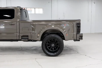 2026 Ford Super Duty F-450 King Ranch Crew Cab Long Bed DRW - miniatura 17