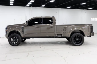 2026 Ford Super Duty F-450 King Ranch Crew Cab Long Bed DRW - miniatura 18