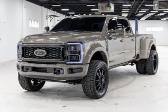 2026 Ford Super Duty F-450 King Ranch Crew Cab Long Bed DRW - miniatura 20