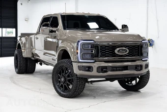 2026 Ford Super Duty F-450 King Ranch Crew Cab Long Bed DRW - miniatura 3