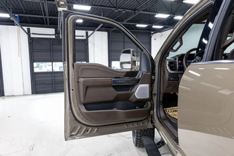 2026 Ford Super Duty F-450 King Ranch Crew Cab Long Bed DRW - miniatura 45