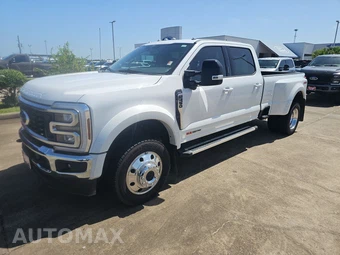 2026 Ford Super Duty F-450 Lariat Crew Cab Long Bed DRW