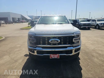 2026 Ford Super Duty F-450 Lariat Crew Cab Long Bed DRW - miniatura 2